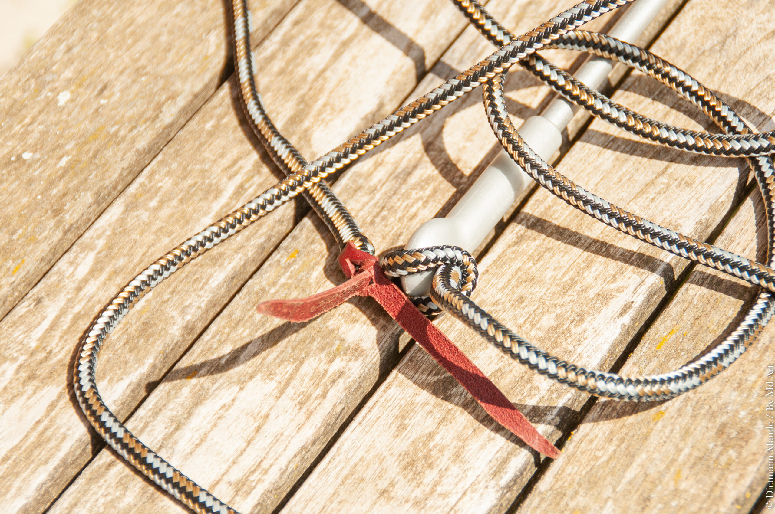 Stick pop argent et cordelette noir/argent/beige