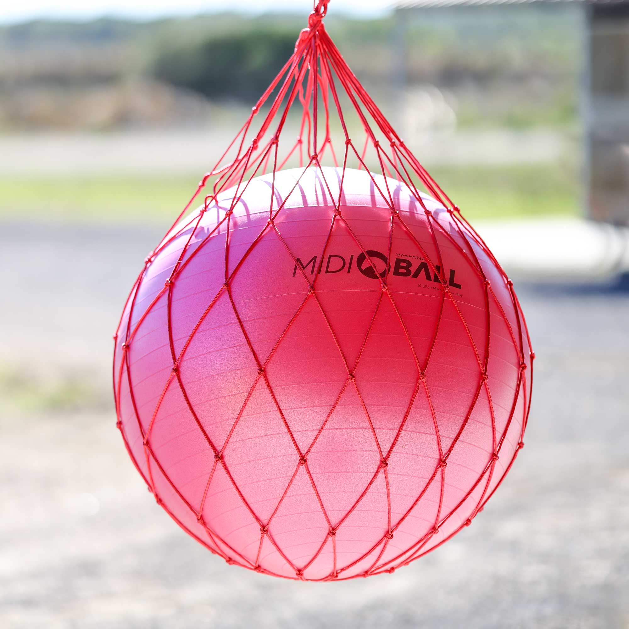 EKKIA - Ballon PLAY BALL Rouge Pour Chevaux - Diamètre ø 17,5 Cm - À Suspendre Dans Le Box